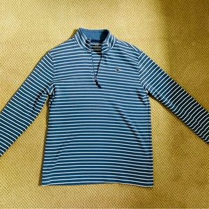 Vineyard Vines size large sweatshirt. Great like new condition